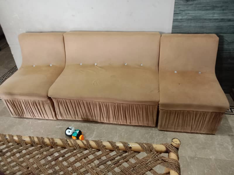 4 setar. sofa. 1