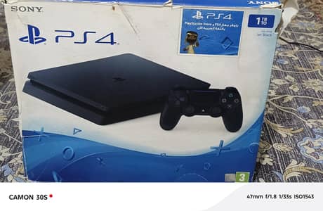 PS4 for Spare parts alongside 2 ps4 controllers