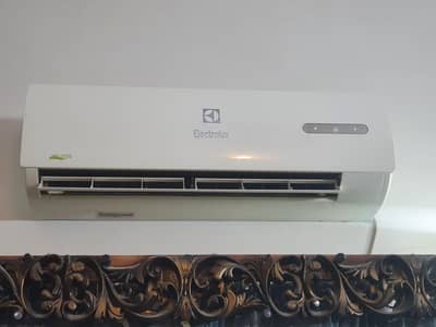 Electrolux 1 ton AC Full ok Working Urgent Sale