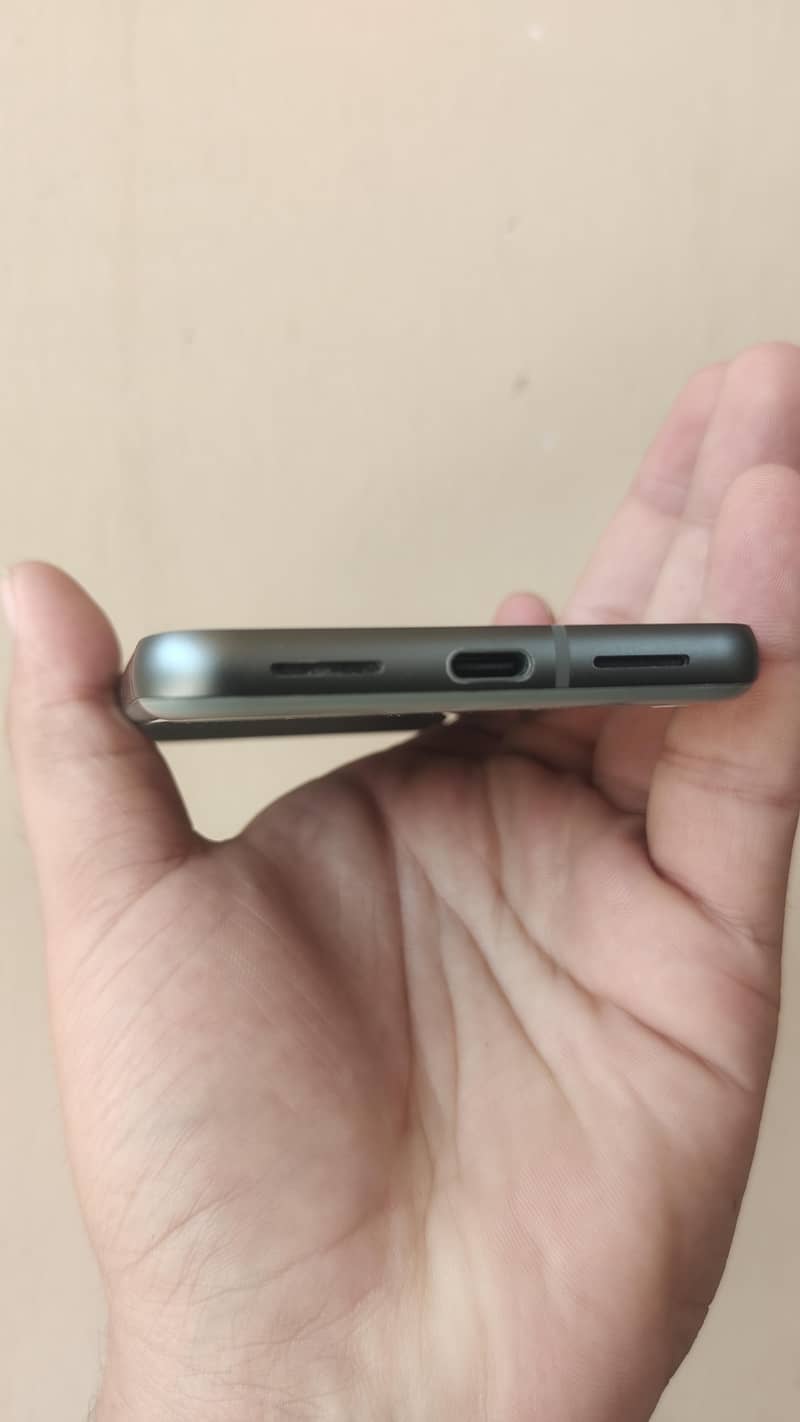 Google Pixel 8 3