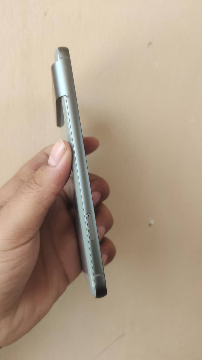 Google Pixel 8 4