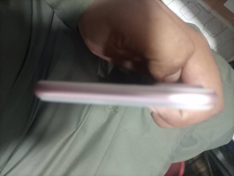 Apple iPhone 7 Plus 4