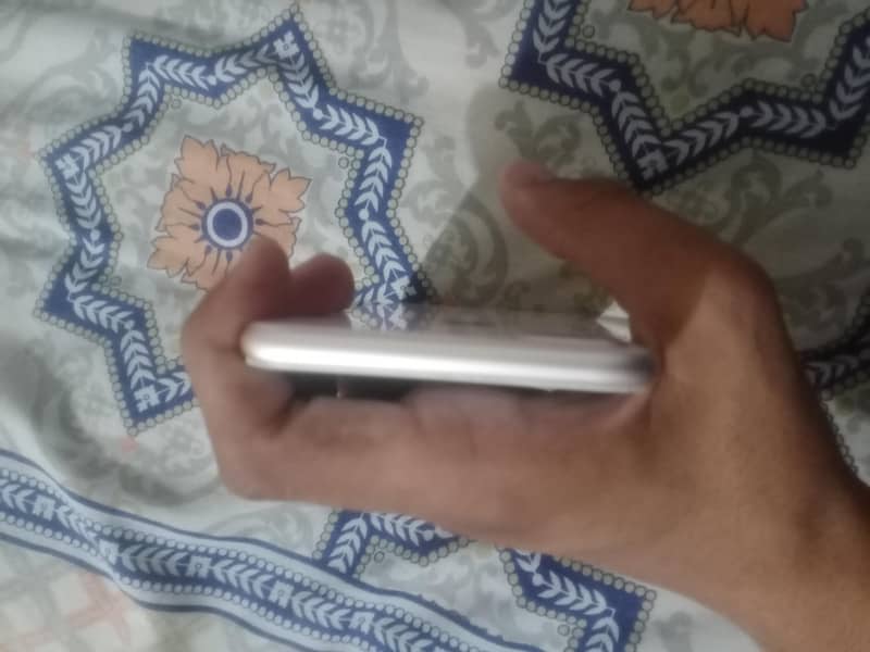 Apple iPhone 8 Plus 2