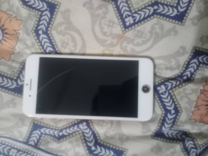 Apple iPhone 8 Plus 4