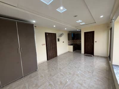 Studio Apartment Available For Rent On Prime Location