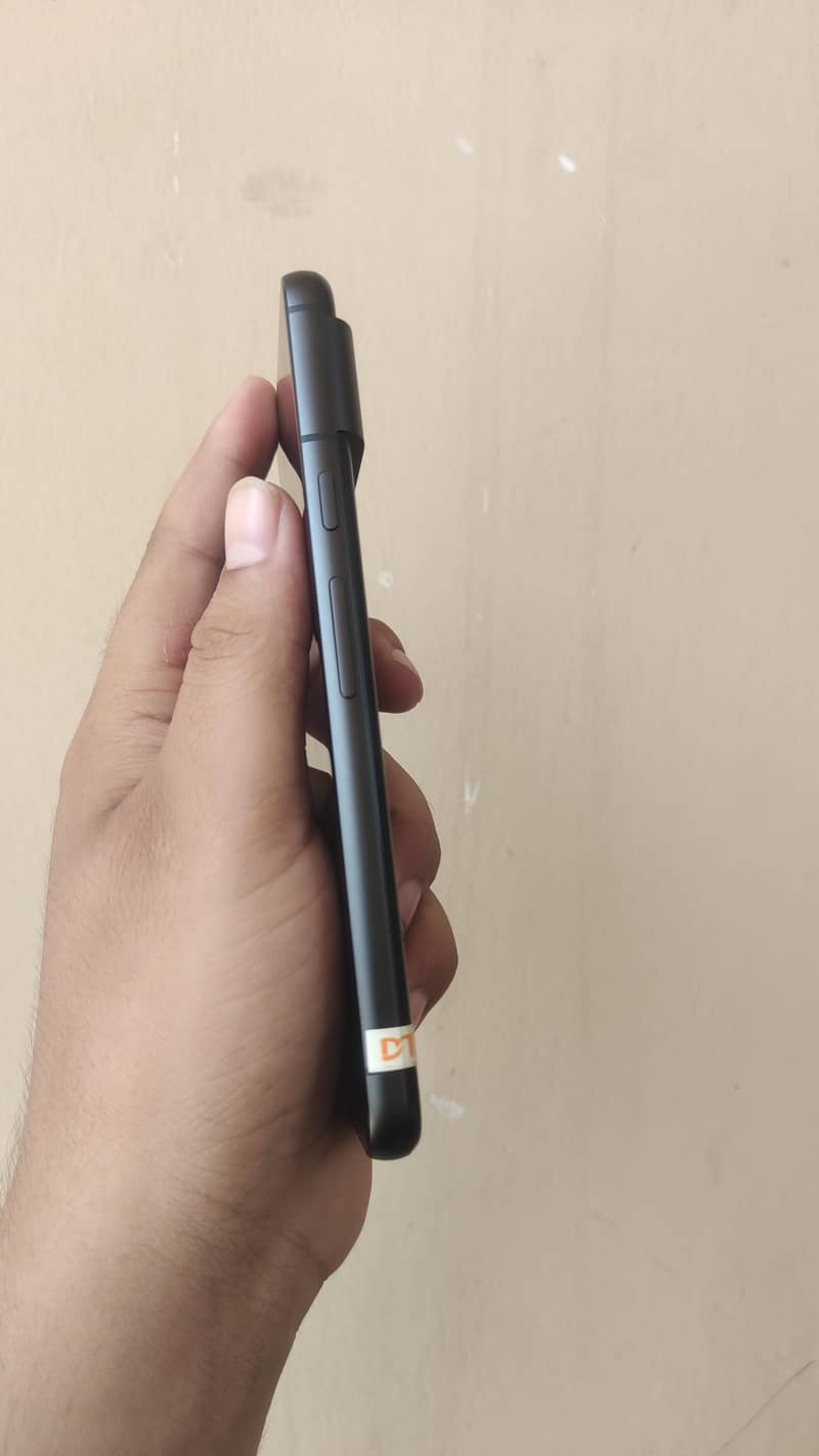 Google Pixel 8 4