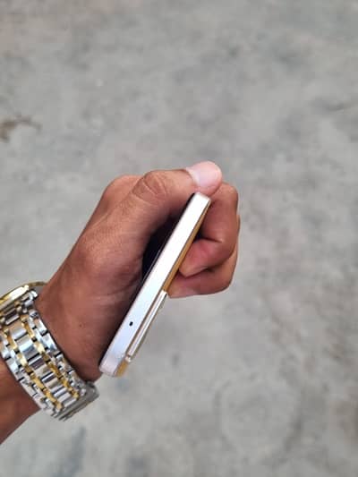 OPPO F21 Pro