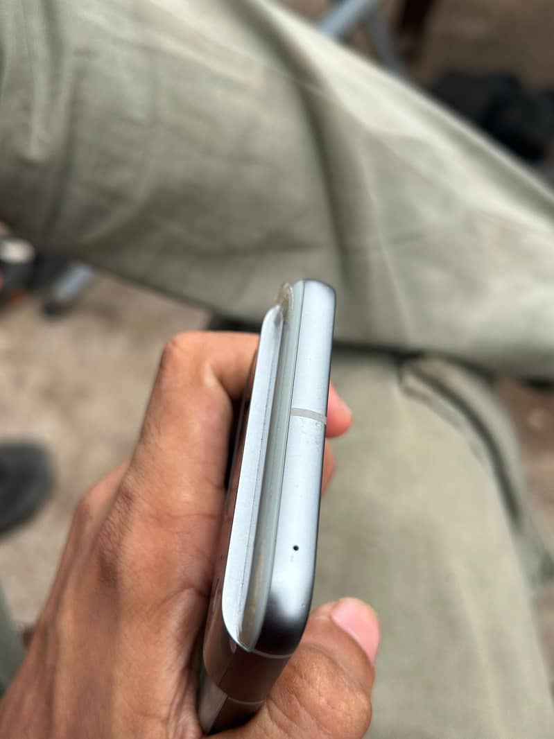 Google Pixel 8 5