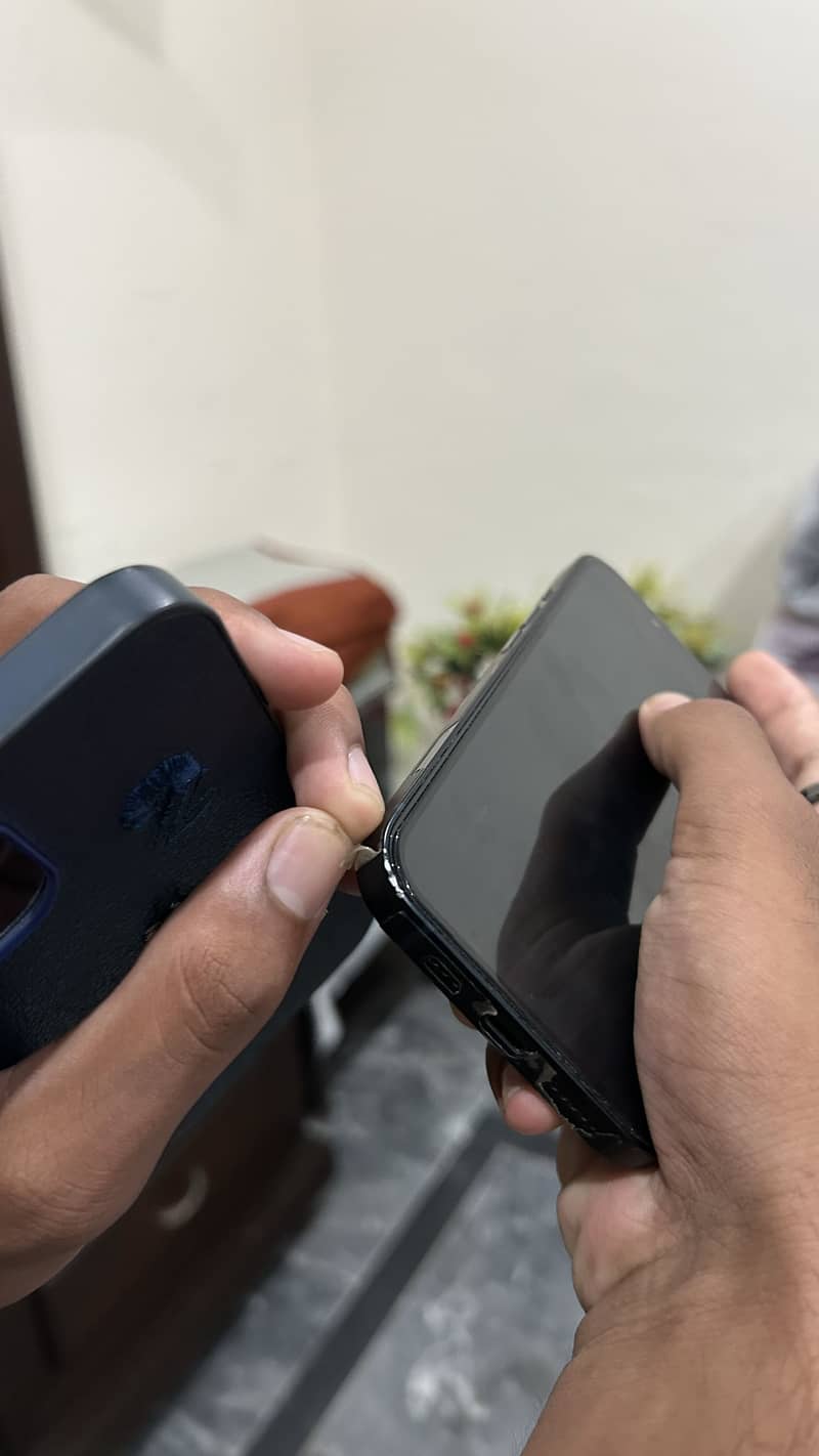 Apple iPhone 13 4