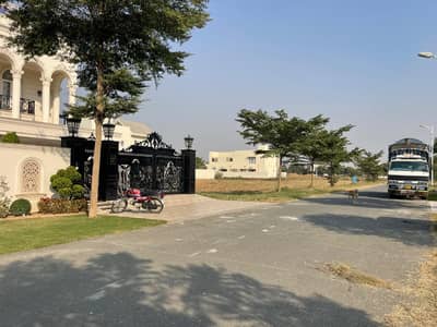 S Block 1 kanal Plot Very beautiful Location Available for Sale