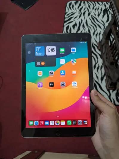 IPAD 6TH GENRATION 128GB