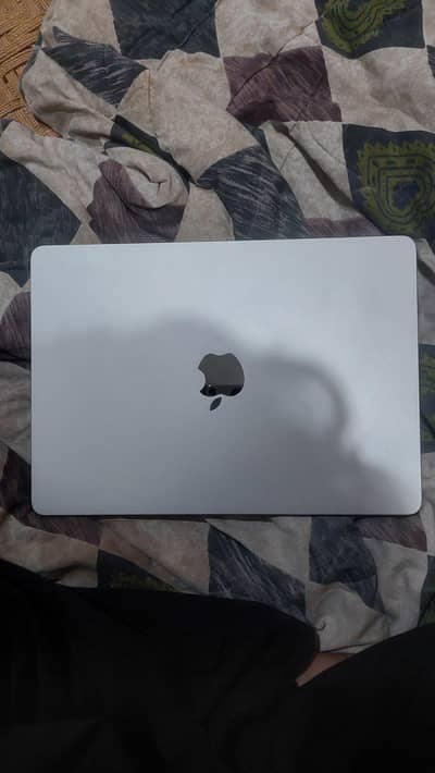 APPLE MACBOOK AIR M2 13.6 INCH 8GB RAM 256GB STORAGE