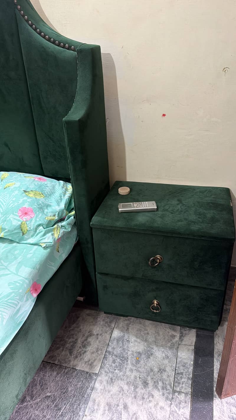Double bed 0