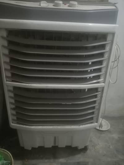 full size Ac SE bhi Thandi hawa