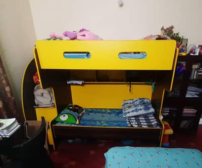Kids Bunk Bed For Sale (comes with mattres)