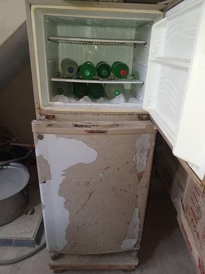 Dowlance double door refrigerator
