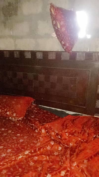 king size bed and drissing said table