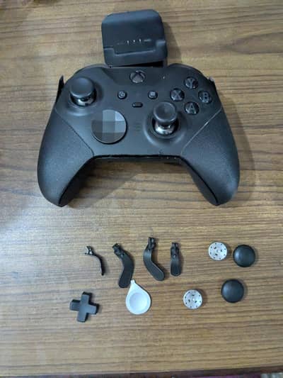 Xbox Elite Series 2 controller with accessories but with loose body