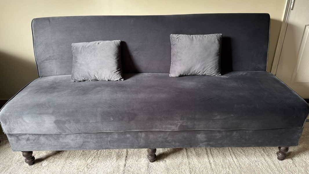 Sofa cumbed 0