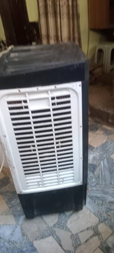 Room air coolar