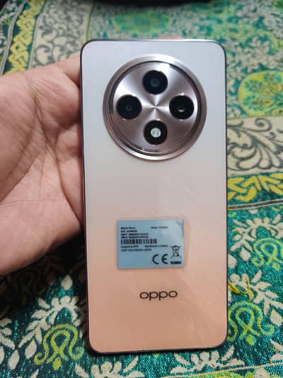 OPPO Reno12 F