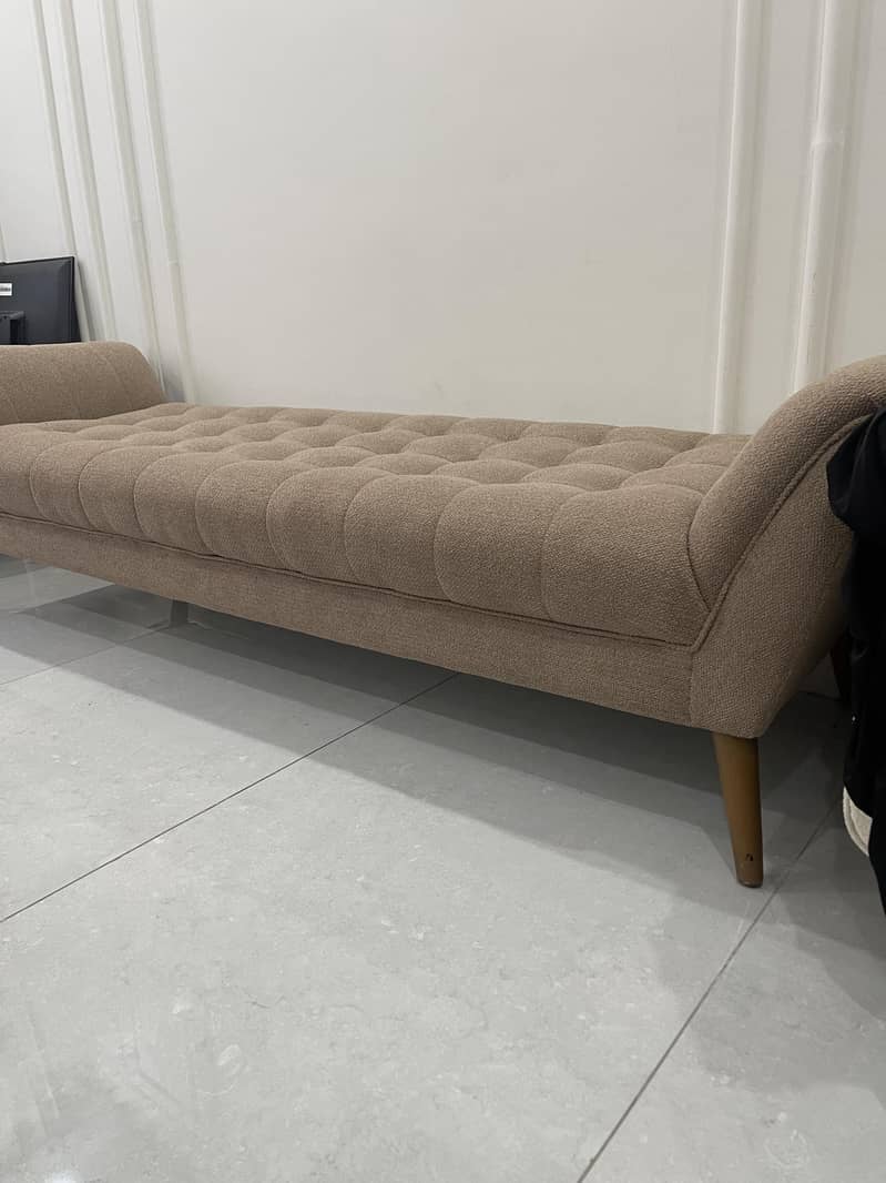 Dewan Sofa 0