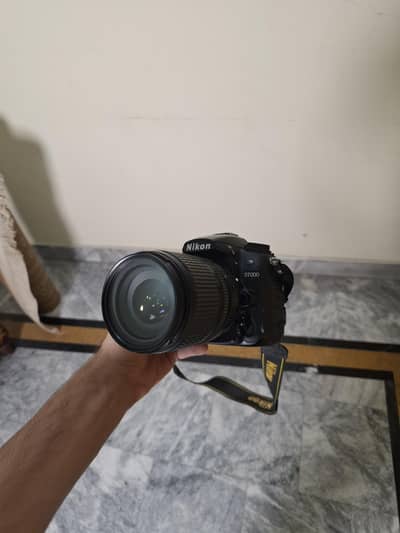 Nikon D7000 with Lens and Bag