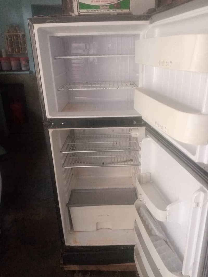 Orient Fridge 4
