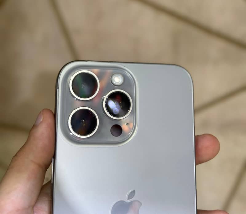 Apple iPhone 15 Pro Max 0
