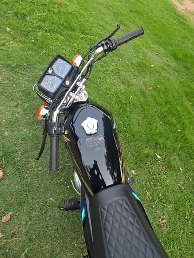 Honda CG 125 26/26 brandnew black