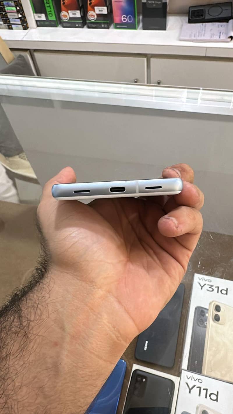 Google Pixel 7a 2