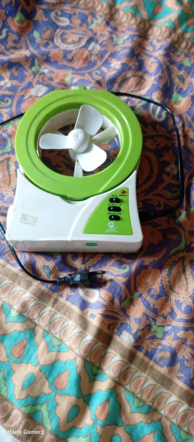 Deepking Portable Fan with attached light