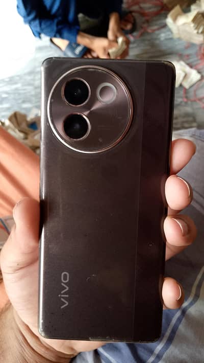 Vivo V30