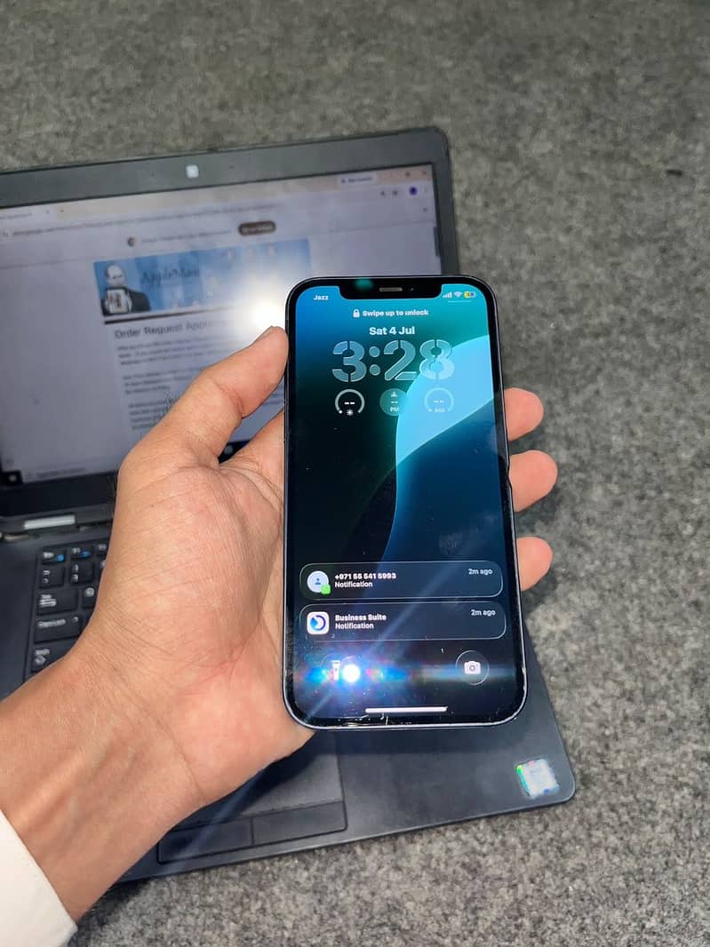 Apple iPhone 12 1