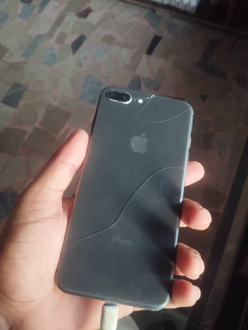 Apple iPhone 8 Plus 0
