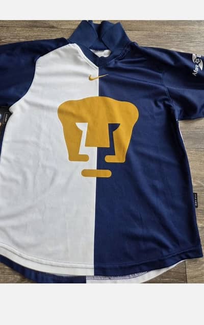 unam puma retro jersey