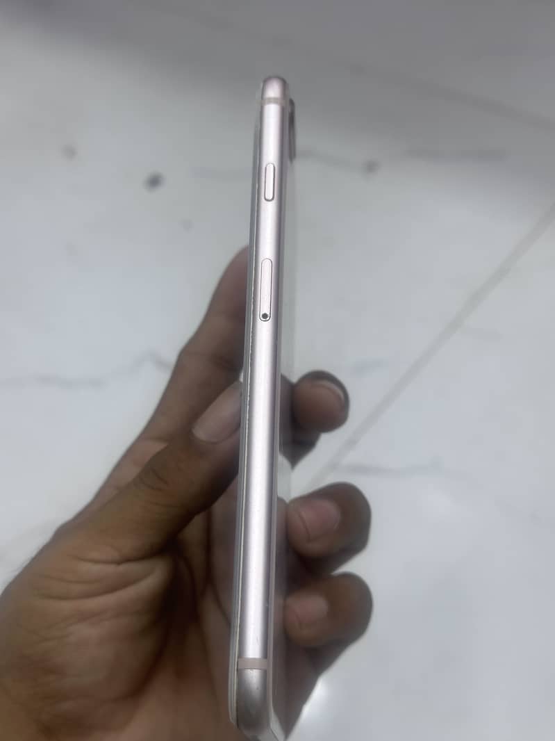 Apple iPhone 8 Plus 4