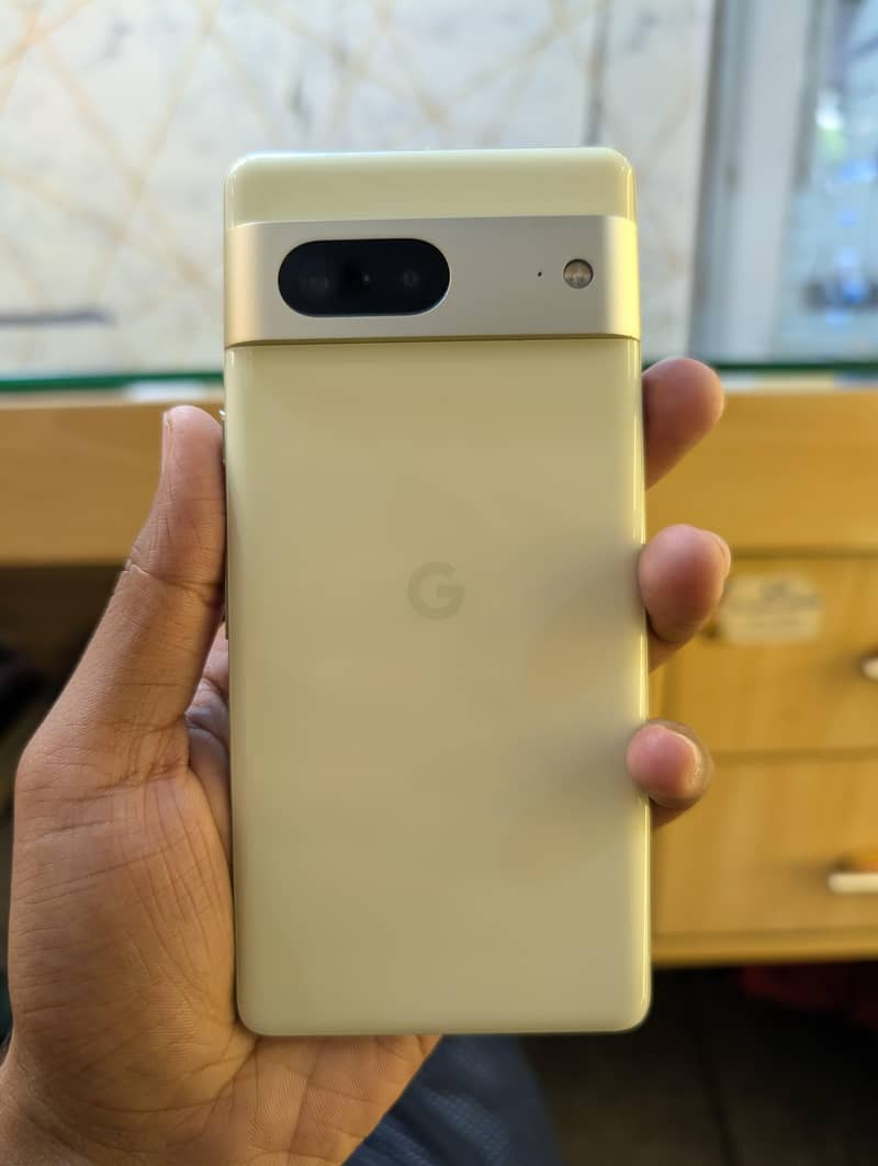 Google Pixel 7 4