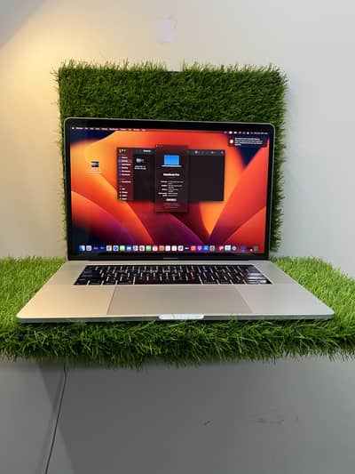 Apple MacBook Pro 2017 |15Inch | Core i7| 16/ 1 Tb SSD TouchBar