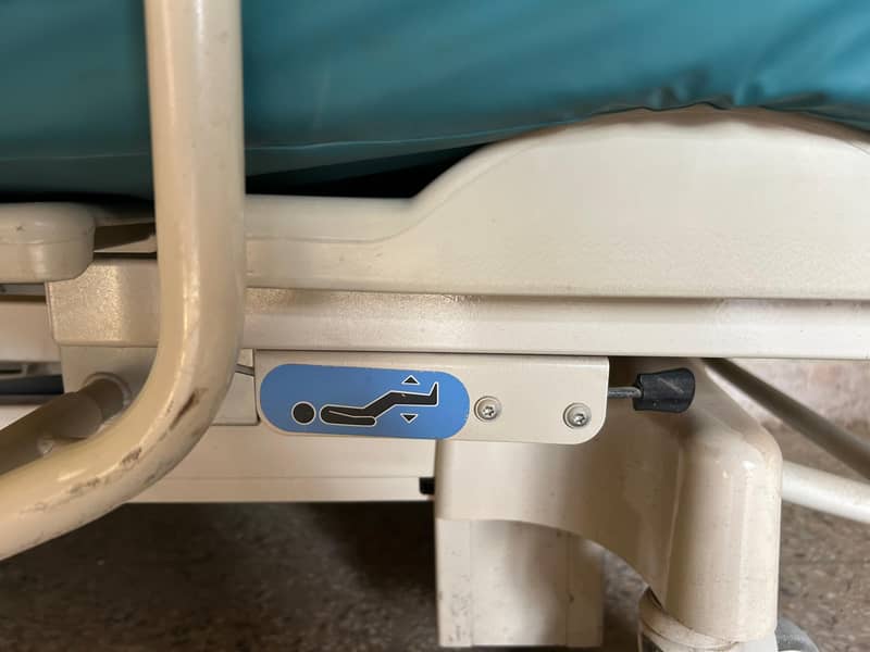 Multi Function Electric Hospital Bed 3