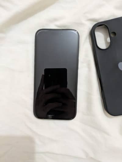 Apple iPhone 16