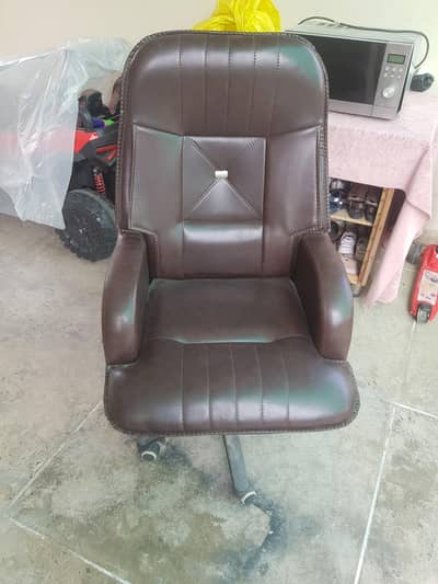 Office table or chair for sale hai