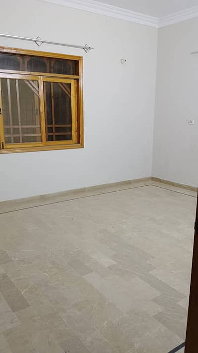 3 bed dd 1st floor portion available for rent