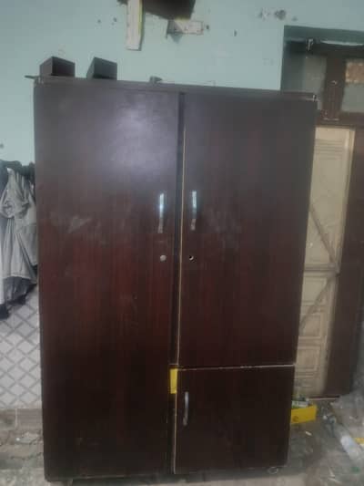 2 door Closet / Almari