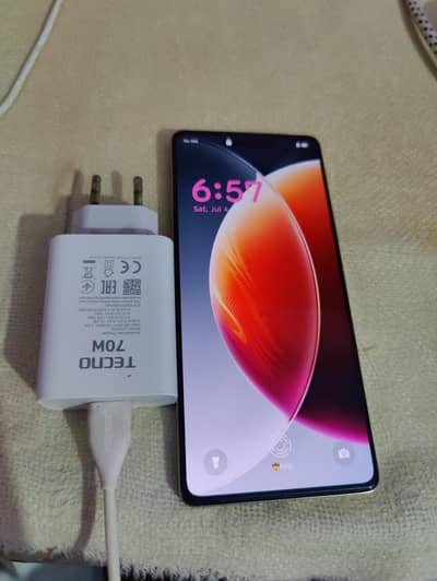 Tecno CAMON 30