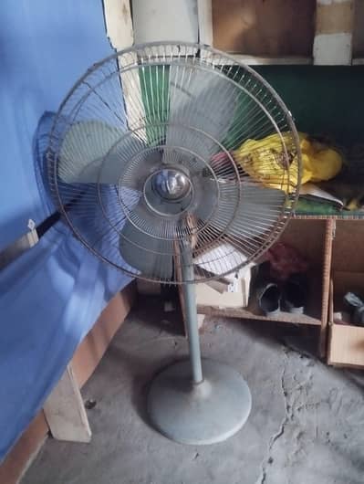 Pedestal Fan for sale good condition