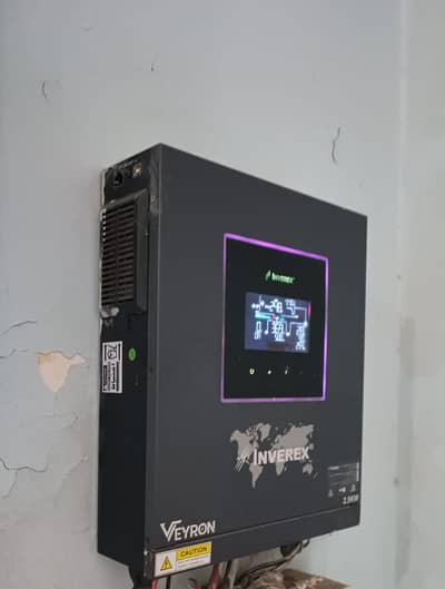 inverex Veyrone 2.5 kw