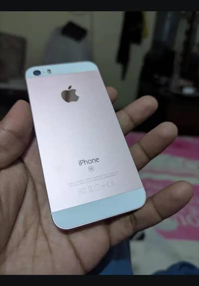 Apple iPhone SE