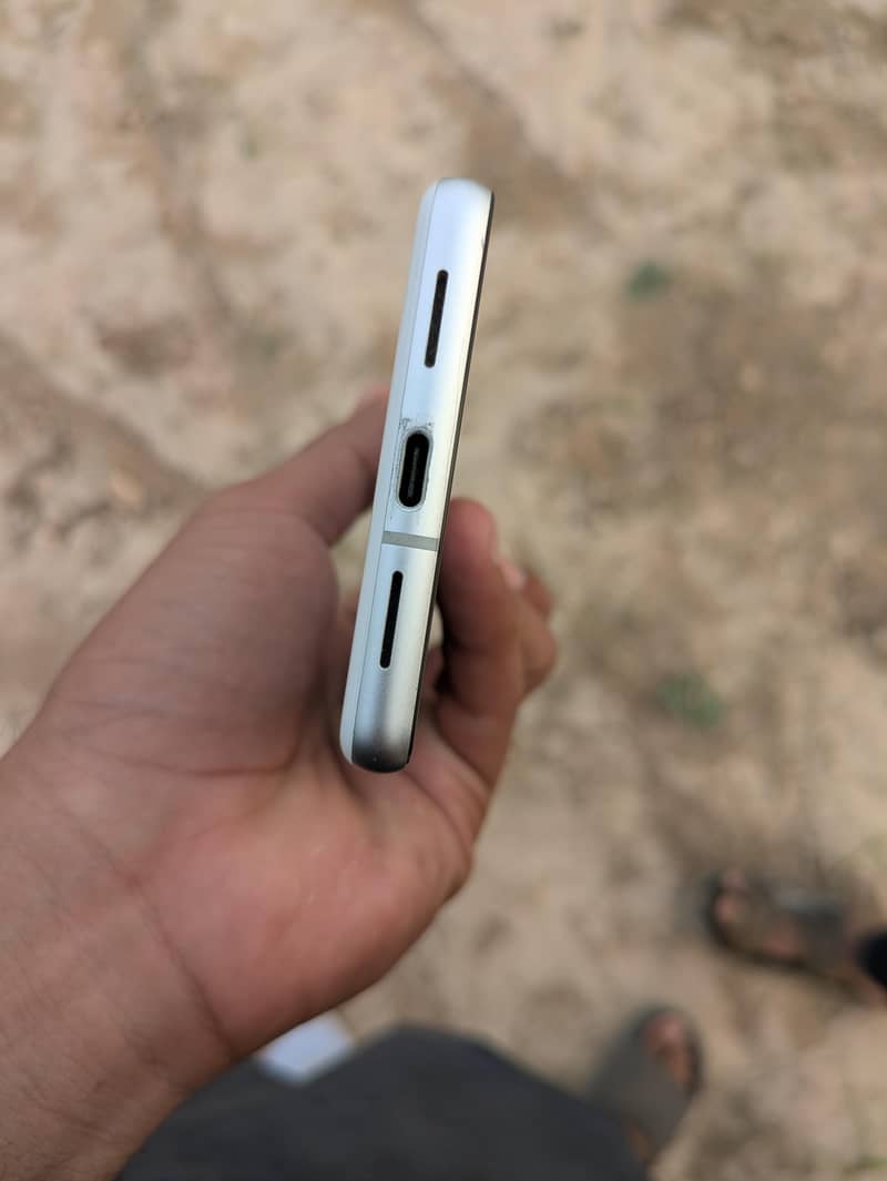 Google Pixel 7 4