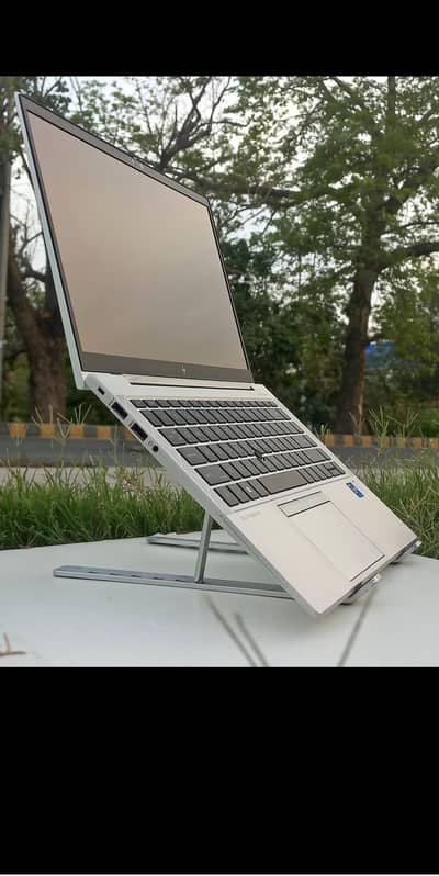 Hp EliteBook 840 g8 core i7 11th gen Metal Body Laptop